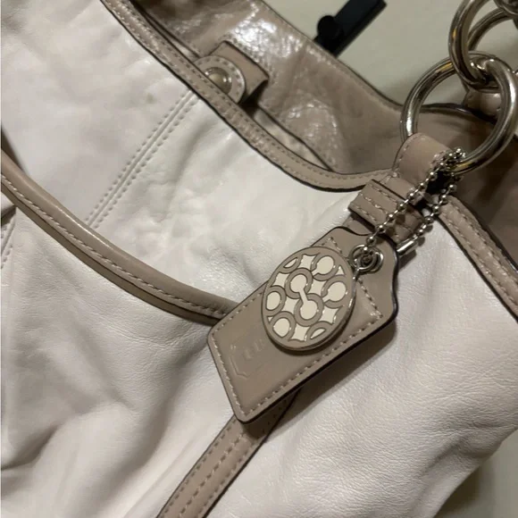 Coach Alexandra Large Leather Shoulder Bag in Ivory - Picture 4 of 12